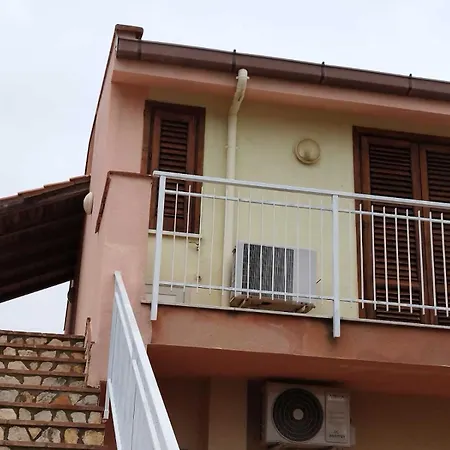 Alicudi In Appartamento
