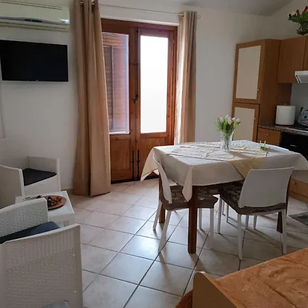 Alicudi In Apartment